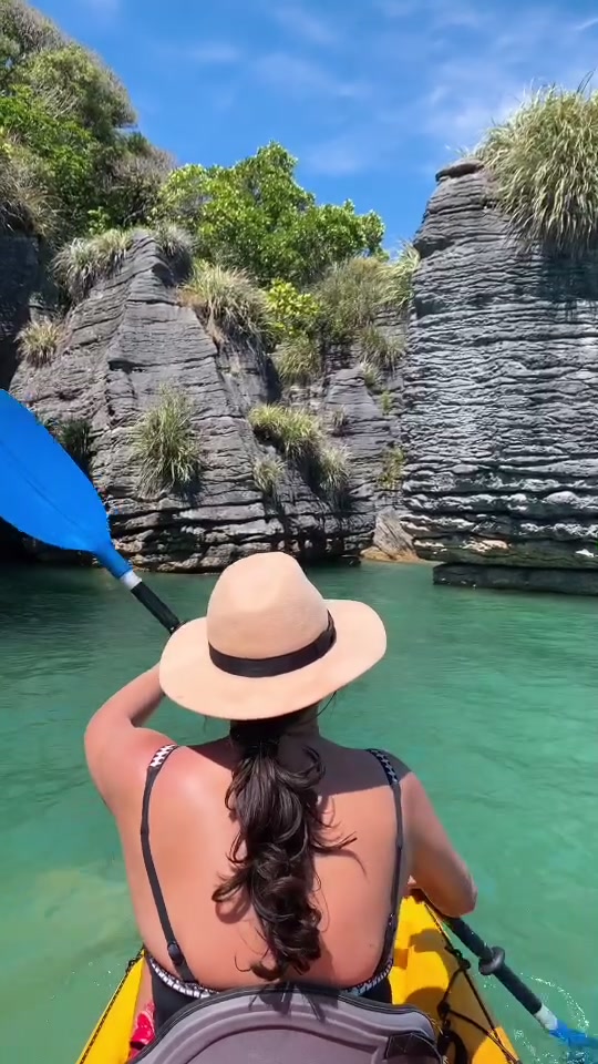 2-hours south of Auckland you&rsquo;ll find this little NZ gem #pancakerocks #raglannz #nz #newzealand