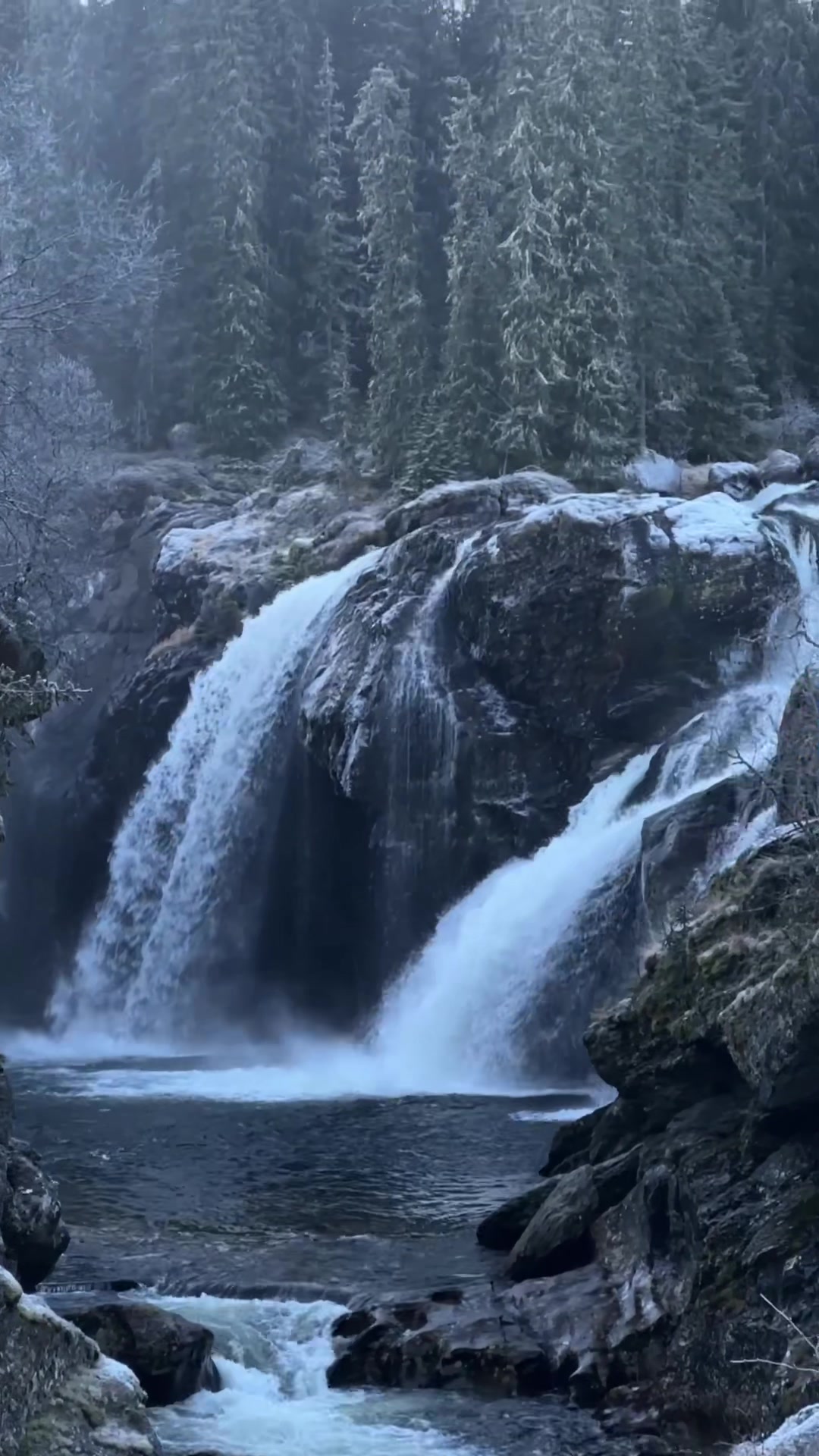 📍Norway, Hemsedal -  🏞️ Rjukandefoss.  #Norway #Hemsedal #Rjukandefossen #Nature #waterfall #Therapy #Mountain #Explore #Adventure #november #frost #feelings