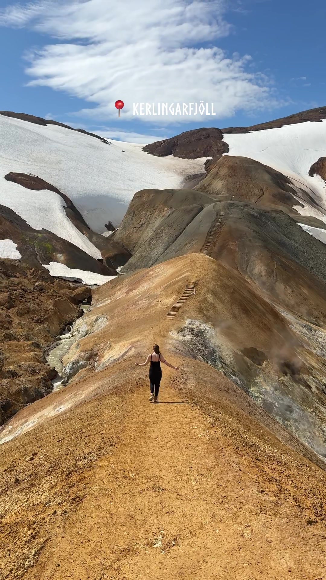 After days of green valleys and waterfalls, this felt like another planet. Steaming hills, sulfur in the air and colors you don&rsquo;t expect to see on Earth. Welcome to Kerlingarfj&ouml;ll 🌋 #kerlingarfj&ouml;ll #icelandhighlands #hiddeniceland #icelandtrip #iceland #icelandadventure #iceland2025 #traveliceland #nature #natureinspired #hiking