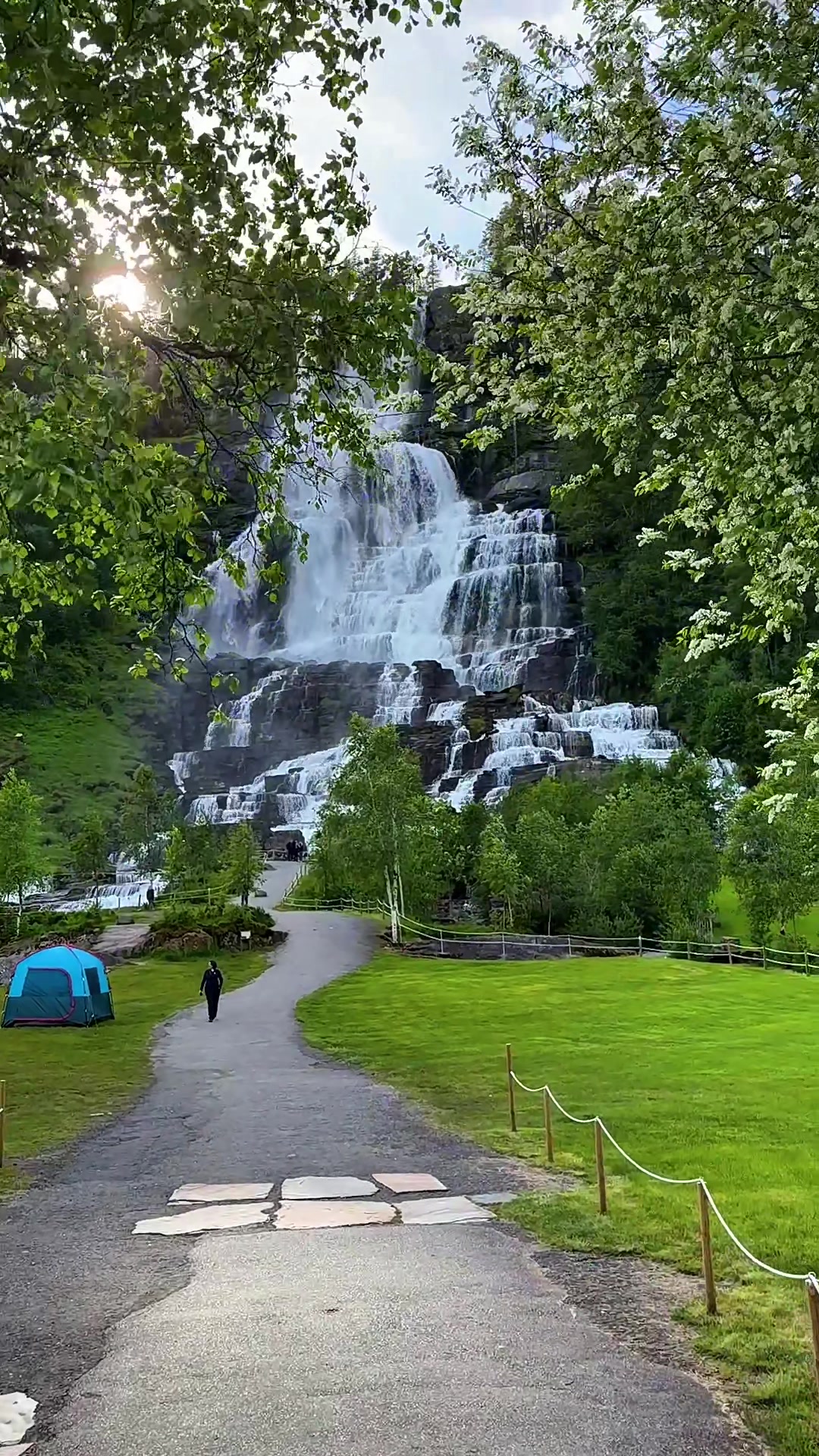 Waterfalls in Norway are breathtaking! You Must visit Tvinnefossen waterfall 📍🇳🇴 #norway #waterfall #mustvisit